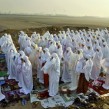 muslim-women-on-java-pray-salat-al-eid-2007